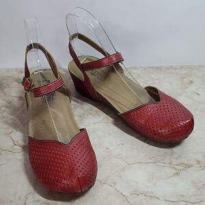 LA ARTISTE Red Leather Women's Shoes Size  38